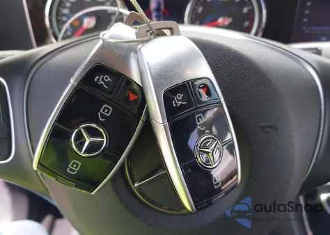 2017 Mercedes-Benz E 300 z USA, uszkodzony, nr VIN WDDZF4JB5HA011651